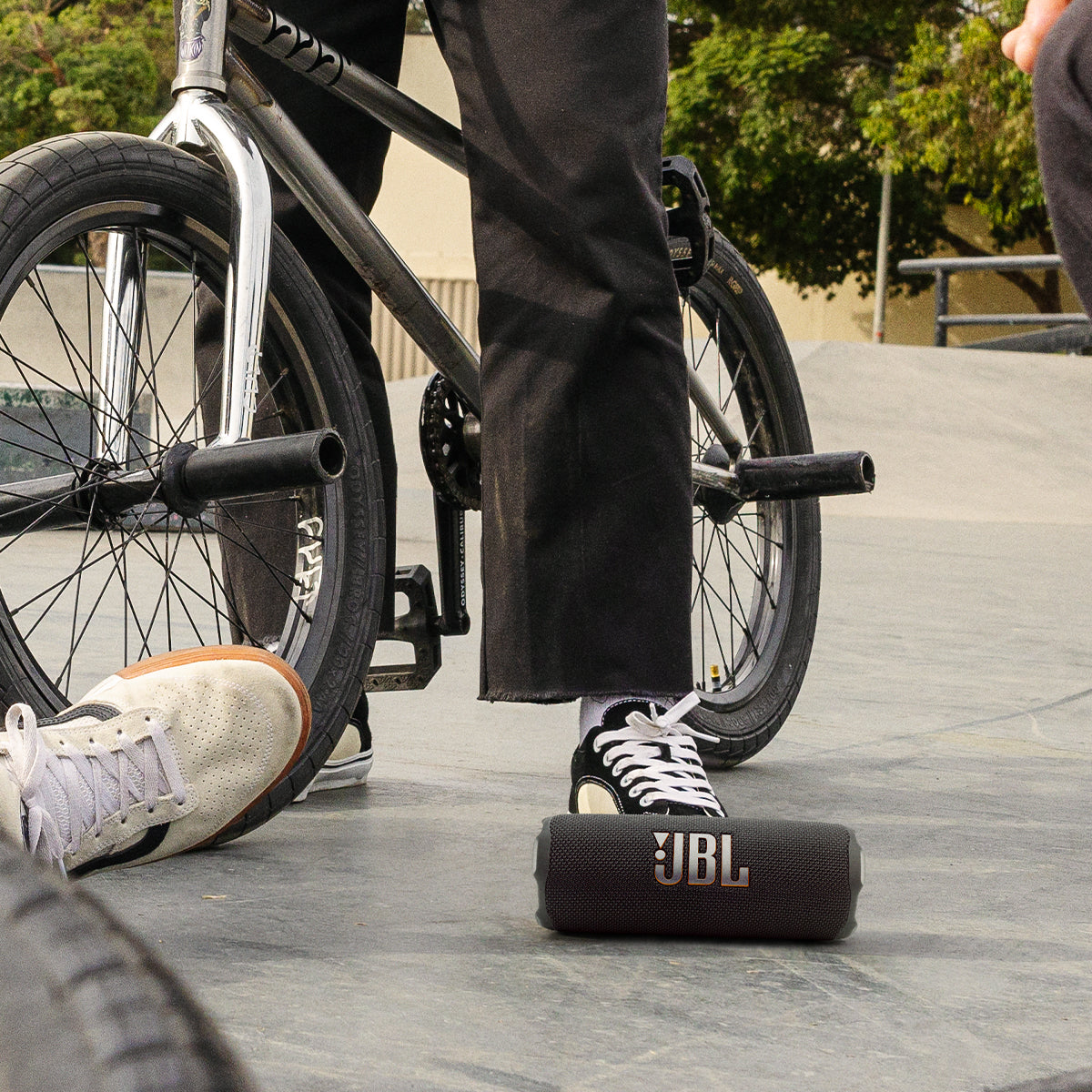 JBL Flip 7 Portable Waterproof Speaker Black (1102906)