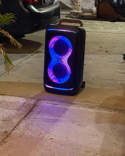 JBL - Partybox 520 Portable Wireless Party Speaker - 2025 - Black ( 1103691) (MSRP $899.99)