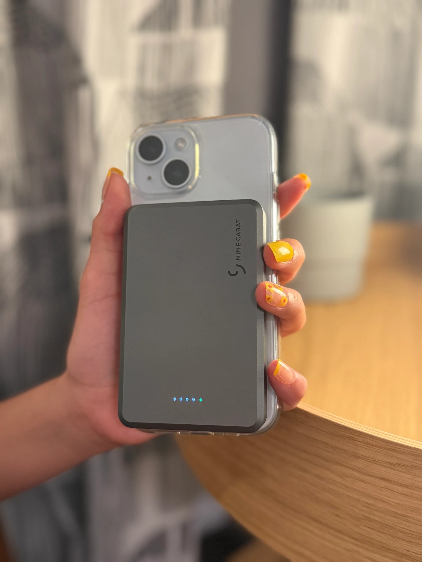 NineCarat Magnetic Power Bank (10K,Slim) Gray ( 1107492) (MSRP $69.99)