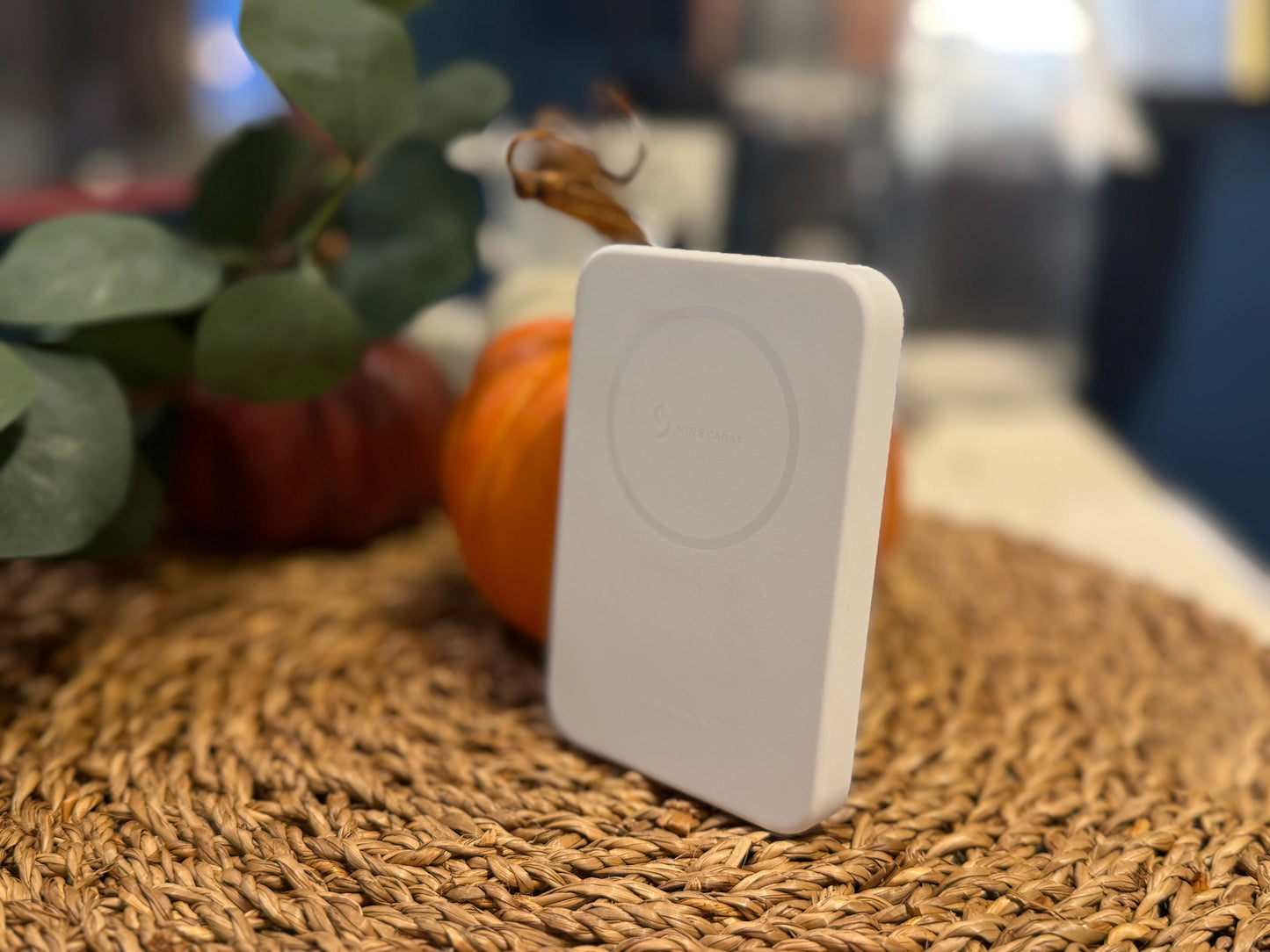 NineCarat Magnetic  Power Bank (5K, Double-Sided, included Wallet, White ( 1107593) (MSRP $69.99)