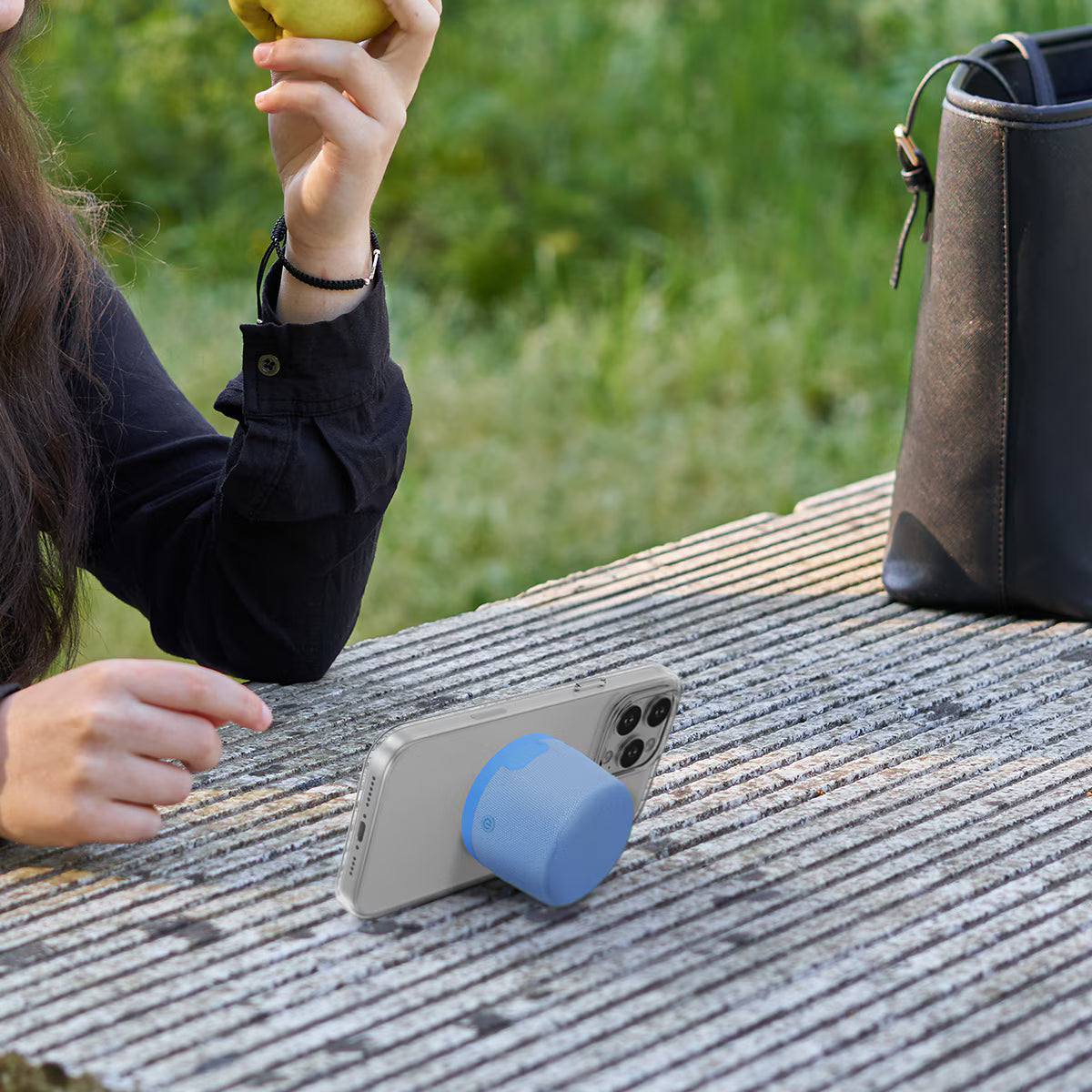 Quikcell MagJam Magnetic Wireless Speaker Cornflower Blue  ( 1103536) (MSRP $39.99)