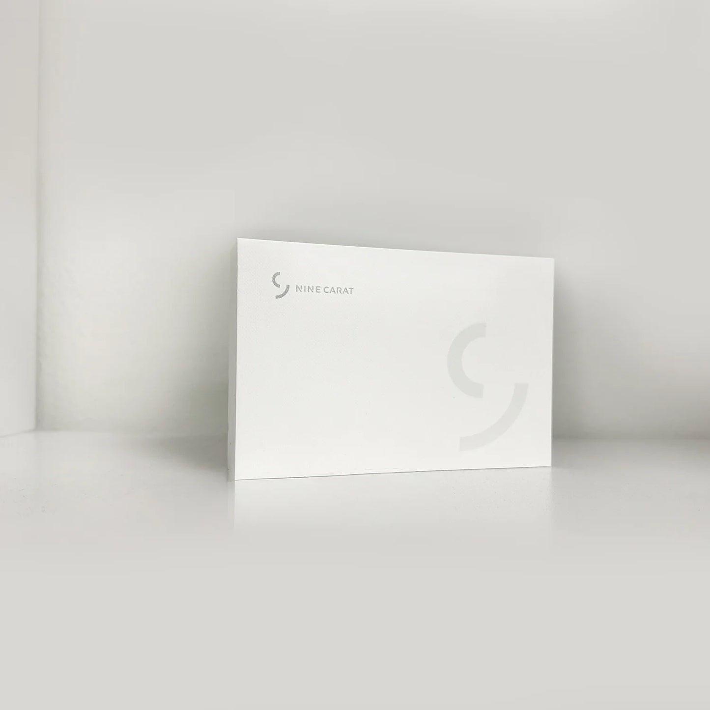 NineCarat Magnetic Power Bank (10K,Slim) Gray ( 1107492) (MSRP $69.99)